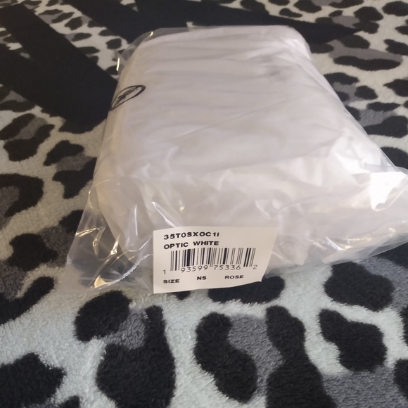 Gorgeous NWT ~ MK Belt Bag - Picture 14 of 16